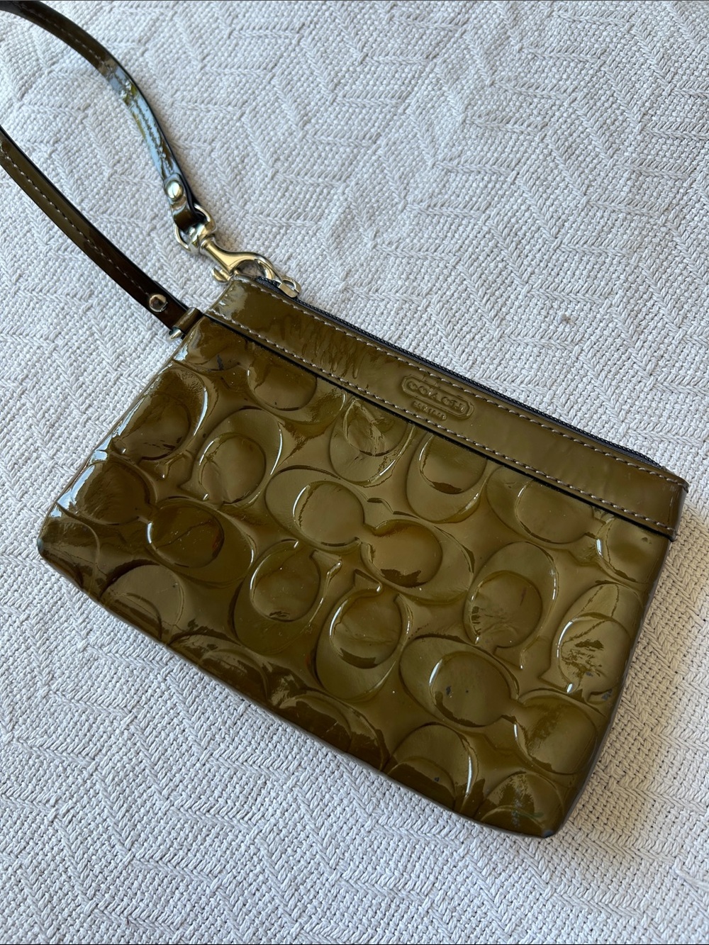 Coach Olive Patent Signature Wristlet